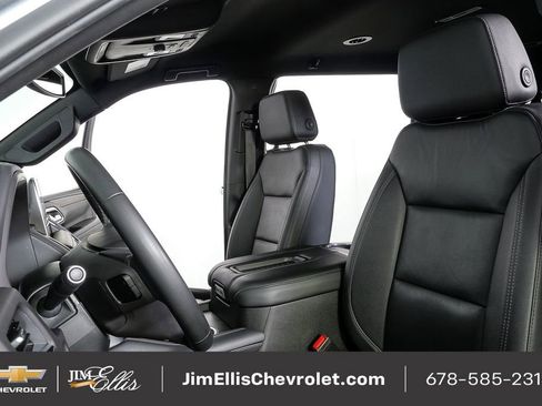 Used 2024 Chevrolet Suburban LT image 6