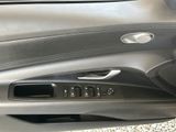 Used 2025 Hyundai Elantra SE image 3