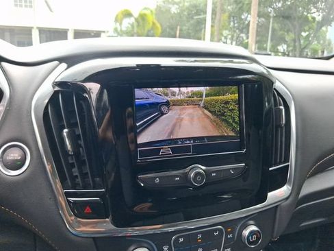 Used 2021 Chevrolet Traverse LS FWD image 21