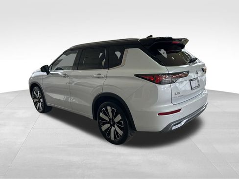 New 2026 Mitsubishi Outlander SEL image 4