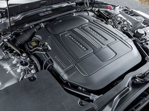 Used 2024 Jaguar F-TYPE R-Dynamic RWD image 27