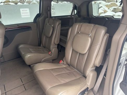 Used 2013 Chrysler Town & Country Limited w/ Luxury Group image 24