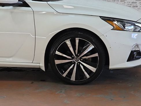 Used 2021 Nissan Altima 2.5 Platinum AWD/4WD image 7