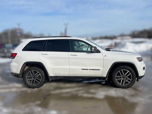 Used 2020 Jeep Grand Cherokee Trailhawk image 4