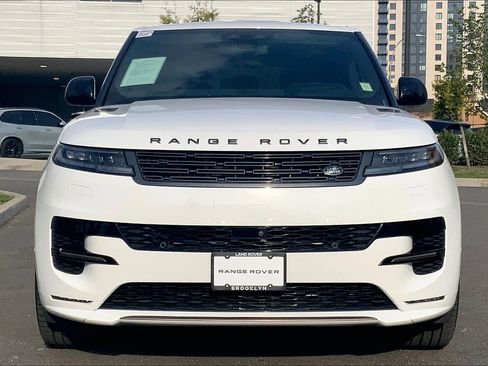 Used 2024 Land Rover Range Rover Sport Dynamic SE AWD/4WD image 3