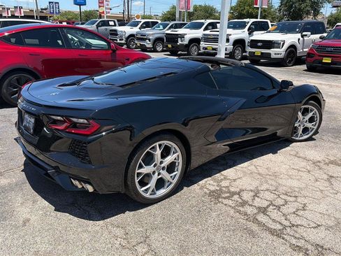 Used 2021 Chevrolet Corvette Stingray Coupe w/ Chrome Exterior Badge Package RWD image 3