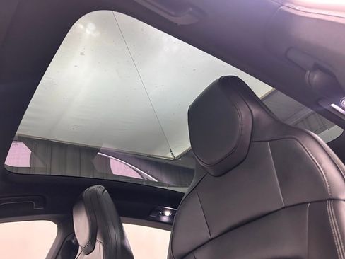 Used 2020 Porsche Taycan 4S image 25