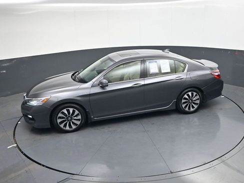 Used 2017 Honda Accord Touring image 23