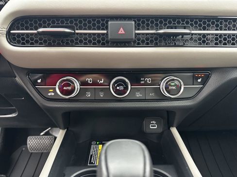 Used 2024 Honda HR-V EX-L image 16