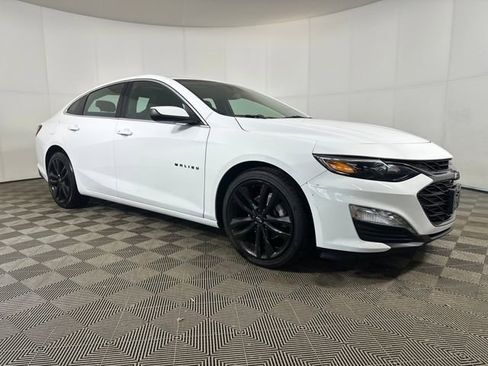 Used 2024 Chevrolet Malibu LT w/ Sport Edition image 2