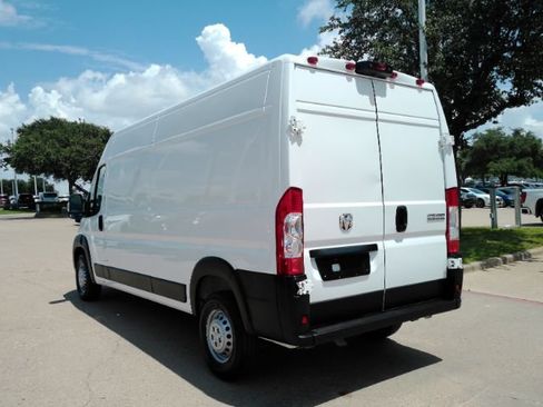 Used 2025 RAM ProMaster 2500 w/ Convenience Group FWD image 16