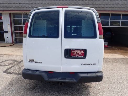 Used 2000 Chevrolet Express 3500 Extended RWD image 30
