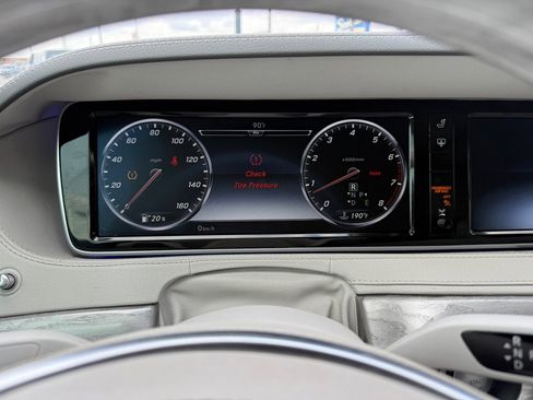 Used 2017 Mercedes-Benz S 550 S 550 4MATIC image 19
