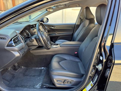 Used 2020 Toyota Camry SE FWD image 15