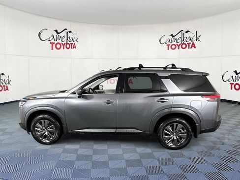 Used 2022 Nissan Pathfinder SV image 5