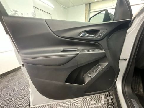 Used 2019 Chevrolet Equinox Premier FWD image 12