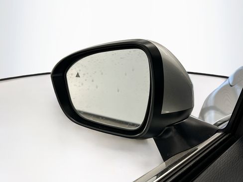 Used 2024 Mitsubishi Outlander SE image 16