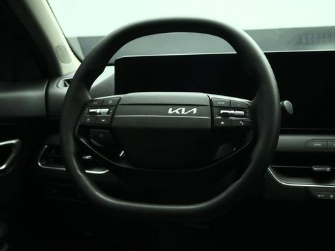 Certified 2025 Kia K4 LXS FWD image 40