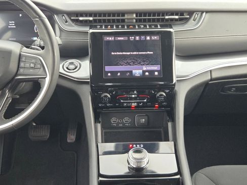 Used 2023 Jeep Grand Cherokee Laredo w/ Luxury Tech Group I image 16