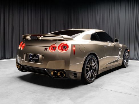 Used 2016 Nissan GT-R Premium AWD/4WD image 38