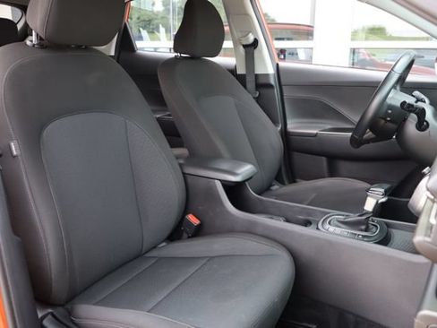 Used 2025 Hyundai Kona SEL FWD image 35