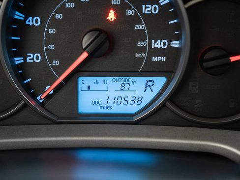 Used 2016 Toyota RAV4 LE AWD/4WD image 36