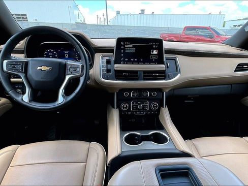 Used 2024 Chevrolet Tahoe Premier AWD/4WD image 15