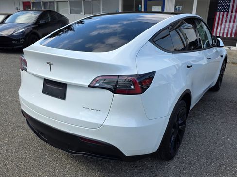 Used 2022 Tesla Model Y Long Range AWD/4WD image 5