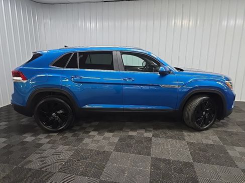 Used 2024 Volkswagen Atlas Cross Sport SE w/ Panoramic Sunroof Package AWD/4WD image 2