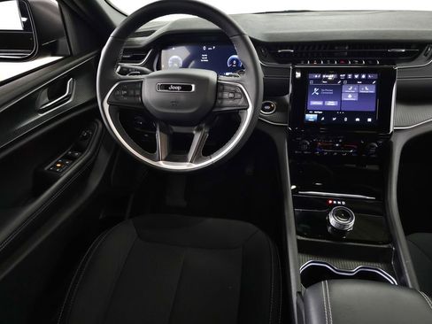 Used 2024 Jeep Grand Cherokee Laredo w/ Luxury Tech Group I image 18