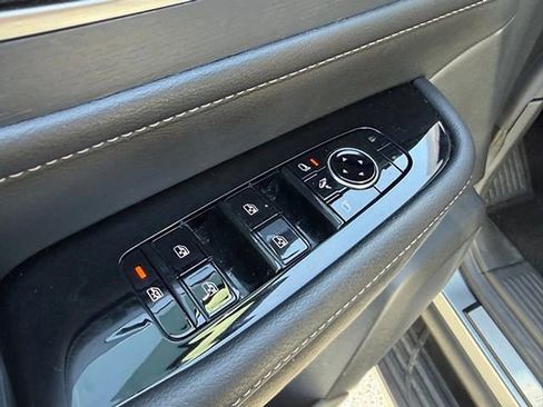 Certified 2025 INFINITI QX80 Sensory image 11