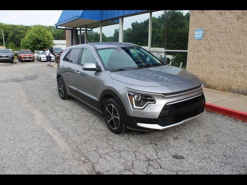 Used 2023 Kia Niro LX FWD image 1