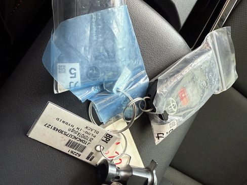 Certified 2025 Toyota Prius Plug-In Hybrid image 35