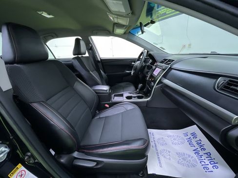 Used 2017 Toyota Camry SE image 28