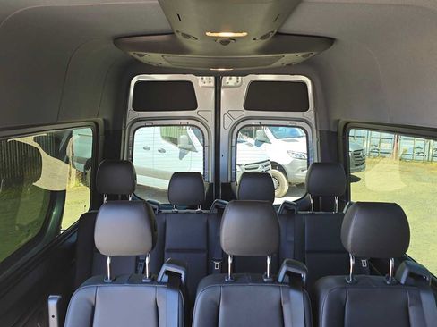 Used 2025 Mercedes-Benz Sprinter 2500 image 16