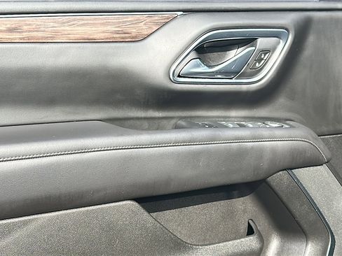 Used 2021 Chevrolet Tahoe LT w/ LT Signature Package image 17