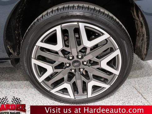 Used 2025 Ford Expedition Platinum w/ Platinum Ultimate Package AWD/4WD image 10