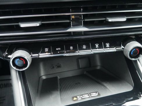 New 2026 Chevrolet Traverse LT w/ LPO, Floor Liner Package image 18