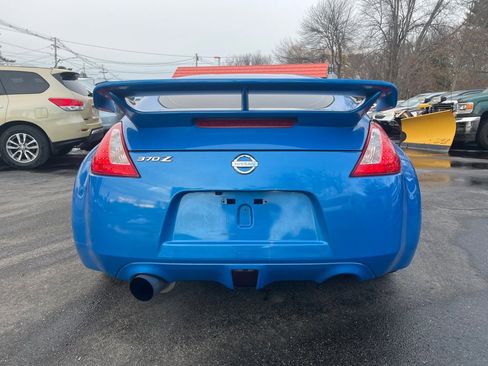 Used 2010 Nissan 370Z Coupe w/ Sport Pkg image 4