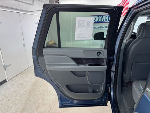Used 2019 Lincoln Navigator Reserve w/ Cargo Package AWD/4WD image 24