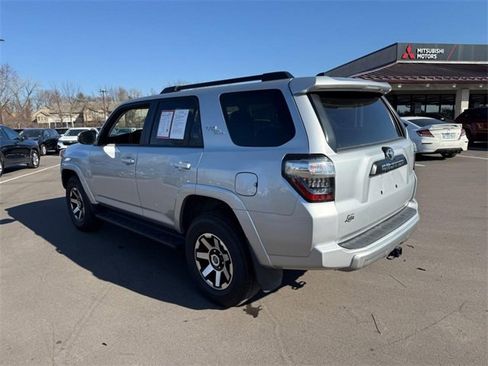 Used 2024 Toyota 4Runner TRD Off-Road Premium image 4