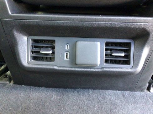 Used 2025 GMC Sierra 1500 SLT image 9