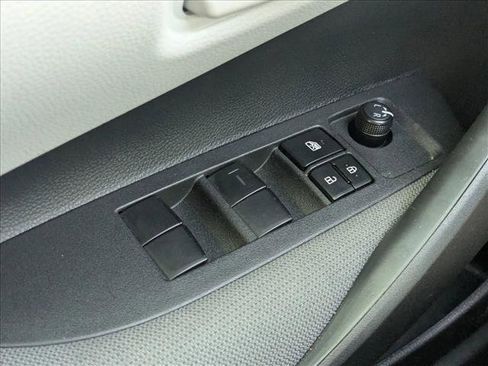 Used 2025 Toyota Corolla LE w/ Convenience Package image 12