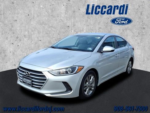 Used 2017 Hyundai Elantra SE image 3
