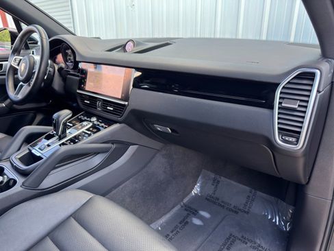 Used 2022 Porsche Cayenne E-Hybrid image 14