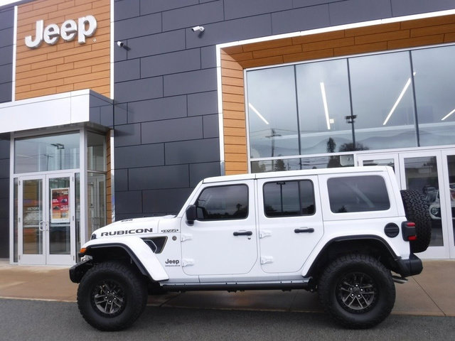 Used 2025 Jeep Wrangler Unlimited Rubicon 392 AWD/4WD image 2