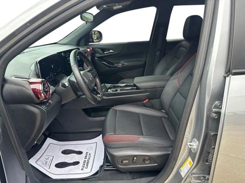 Used 2026 Chevrolet Equinox RS w/ LPO, Floor Liner Package AWD/4WD image 9