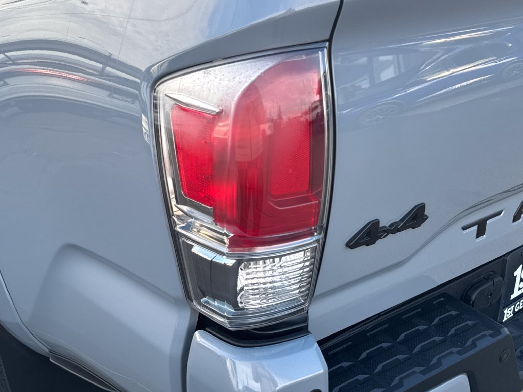 Used 2018 Toyota Tacoma Limited AWD/4WD image 17
