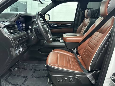 Used 2024 GMC Yukon XL Denali Ultimate AWD/4WD image 18