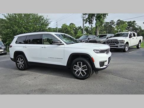 Used 2025 Jeep Grand Cherokee L Limited AWD/4WD image 37